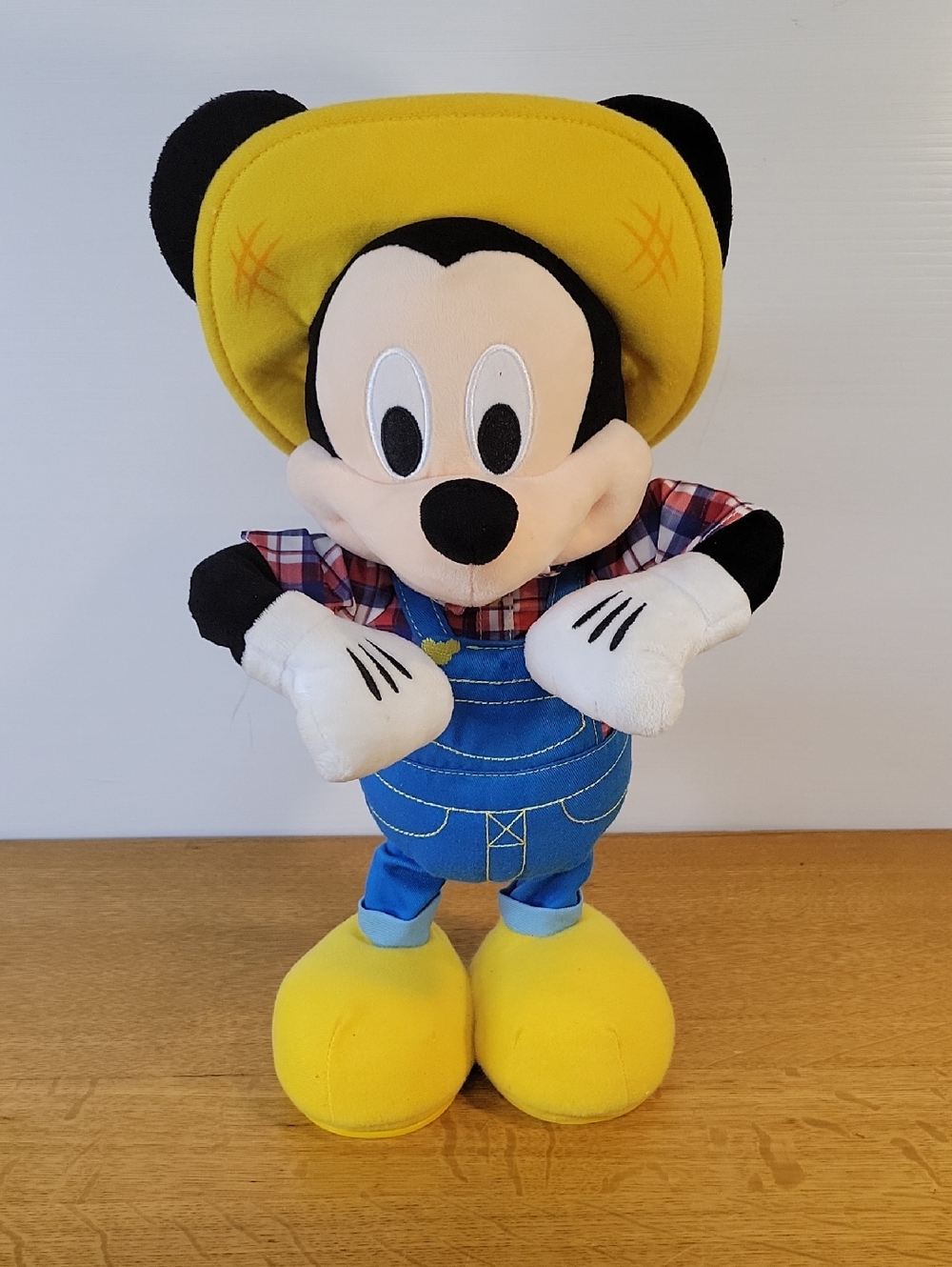 Mickey Mouse E-I-Oh! Feature Plush Dancing & Singing Farmer TESTED 16"
